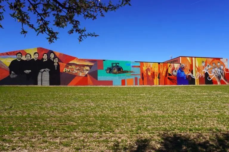 Ajo Tierra Y Pigmento Mural 2026 25 768x512
